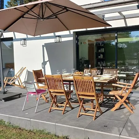 Holiday home Maison D'architecte Mesquer